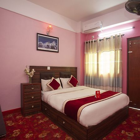 Oyo 195 Global Hotel And Resort Kathmandu Esterno foto