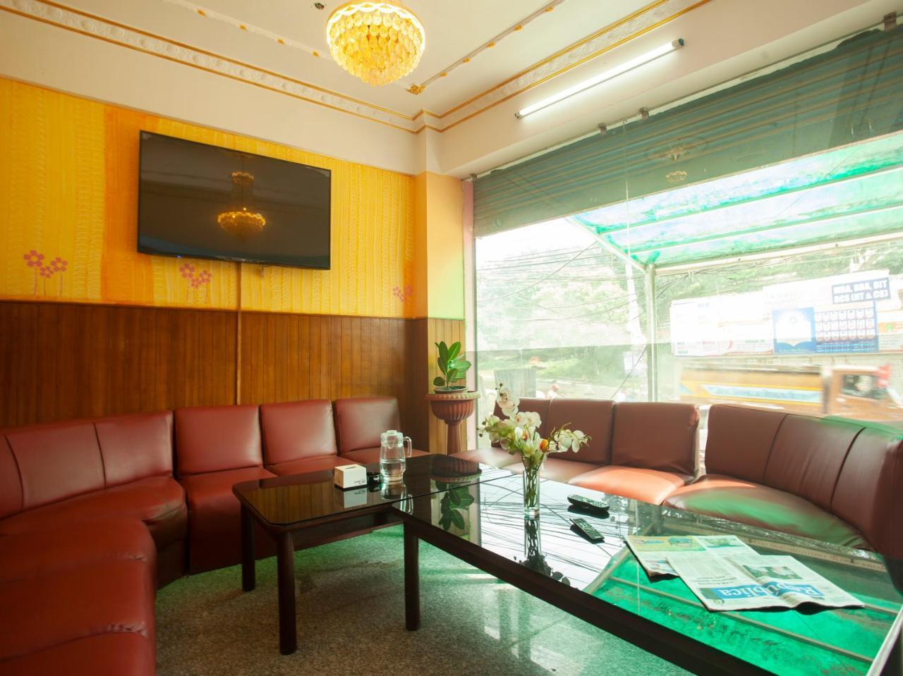 Oyo 195 Global Hotel And Resort Kathmandu Esterno foto