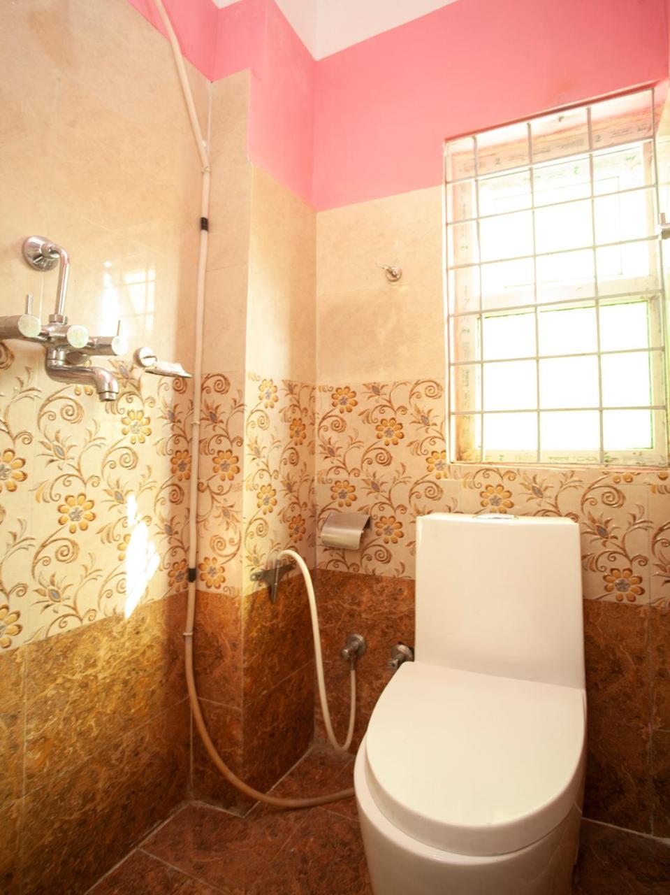 Oyo 195 Global Hotel And Resort Kathmandu Esterno foto