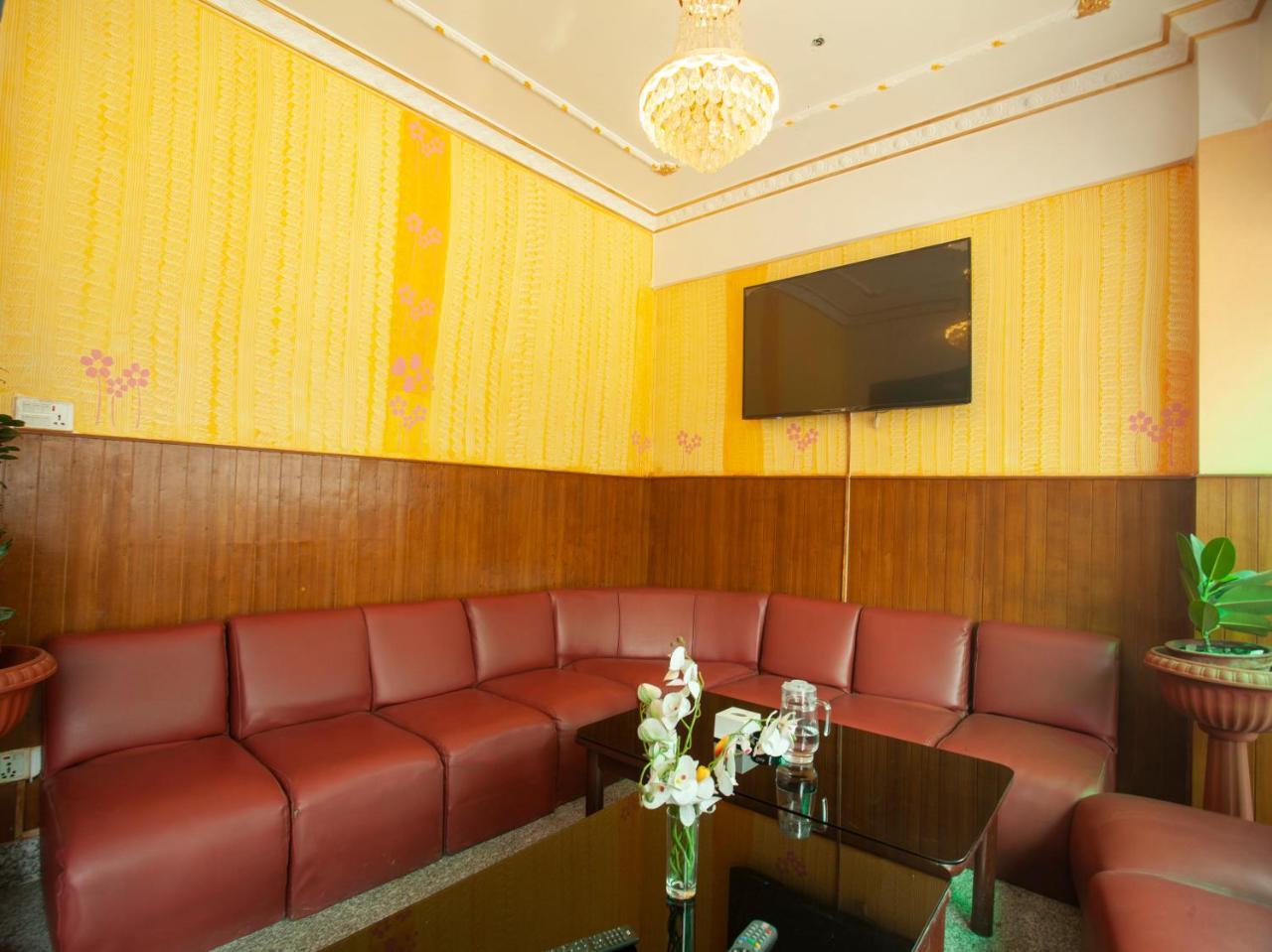 Oyo 195 Global Hotel And Resort Kathmandu Esterno foto
