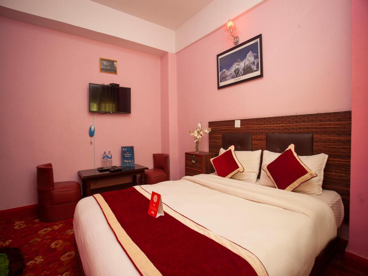 Oyo 195 Global Hotel And Resort Kathmandu Esterno foto