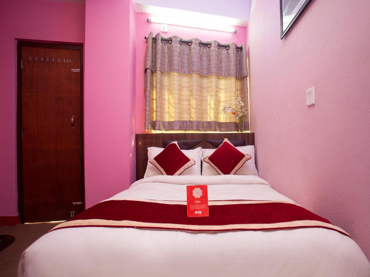 Oyo 195 Global Hotel And Resort Kathmandu Esterno foto